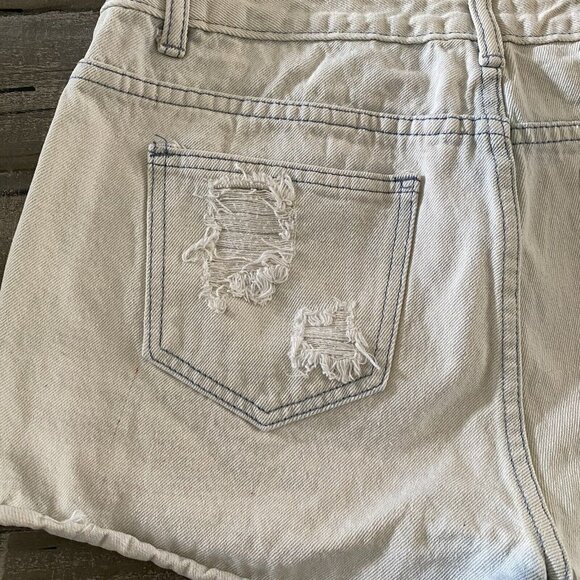 Free Culture Denim Shorts Womens Size 13 Junior’s Light Wash Mid Rise Distressed - Picture 7 of 10